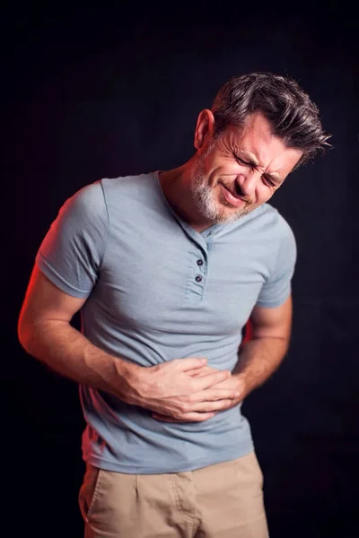 Hombre Siente Dolor Estómago Concepto Personas Salud Medicina — Foto de Stock