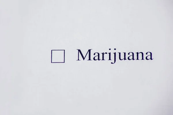 Kontrol Listesi Kutusu Beyaz Kağıt Üzerinde Marihuana Kelimesi Kontrol Formu — Stok fotoğraf