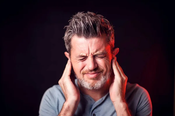 Hombre Siente Dolor Oído Concepto Personas Salud Medicina — Foto de Stock