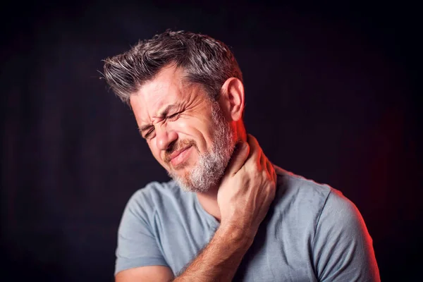 Hombre Siente Dolor Cuello Concepto Personas Salud Medicina — Foto de Stock