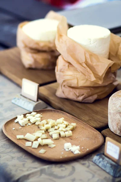 Peynir Festivalinde Farklı Peynir Çeşitleri Organik Tarım Gıda Konsepti — Stok fotoğraf