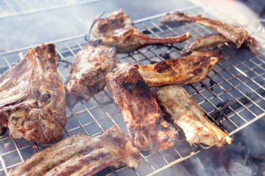 Izgara Arkaplanı - Barbeküyü dışarıda pişirme