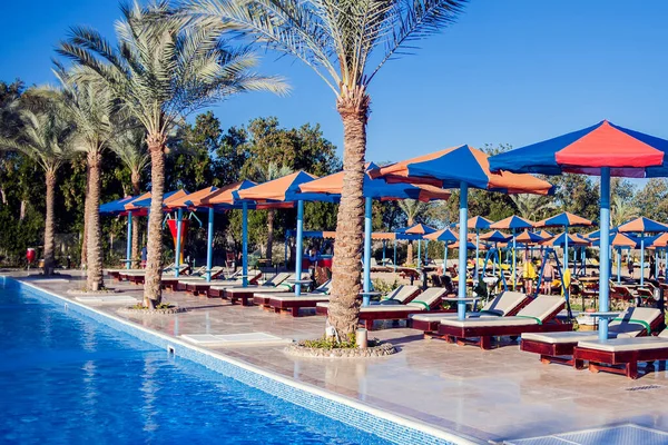 Beach Chairs Swimming Pool Holiday Travel Concept — Stock Photo, Image