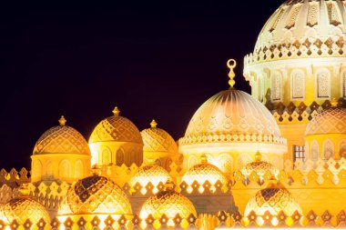 Hurhgada, Mısır 'daki cami kubbeleri. Mimarlık ve din kavramı