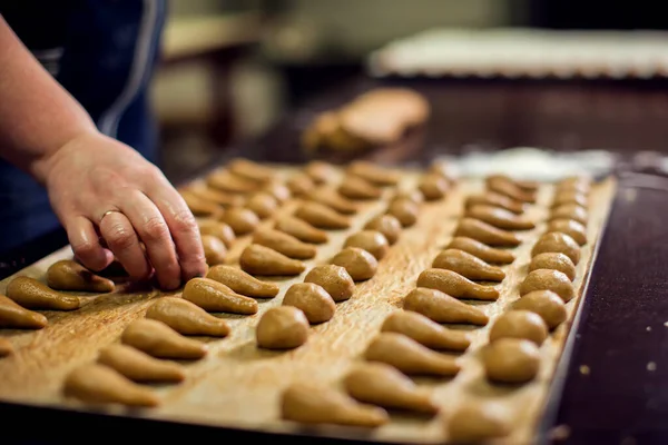 Ein Prozess Der Produktion Süßer Backwaren Der Fabrik — Stockfoto