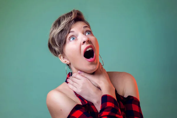 People Emotions Portrait Young Woman Short Hair Choking Herself Fun — Stock Photo, Image