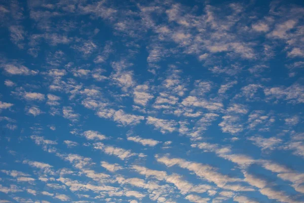 Der Weite Blaue Himmel Und Der Wolkenhimmel — Stockfoto