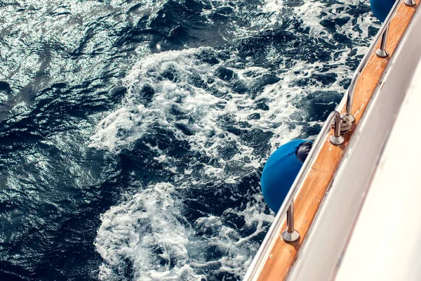 泡面を持つアクア海水の背景撮影 — ストック写真