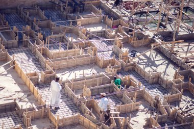 Mısır, Hurghada, 24 Aralık İnşaat Ekibi inşaat alanında çalışıyor.. 