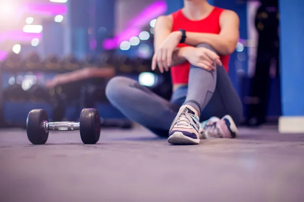 Woman Red Top Short Blond Hair Have Break Gym People — Stock Photo, Image