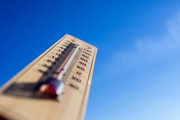 Thermometer Blue Sky Background Weather Forecast Outdoor Temperature Concept — Stockfoto