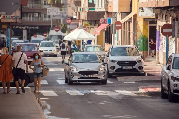 Torrevieja Spain 2021 Street Torrevieja City Wirh Traffic Pedestrians Townscape — Stok Foto