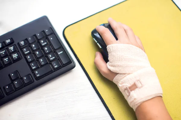 Elastic Bandage Hand Working Computer Mouse Healthcare Medicine Close — Stok Foto