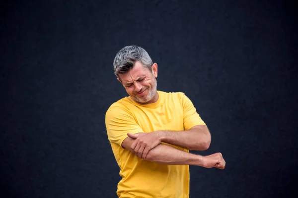 Elbow Pain Man Arm Injury Healthcare Medicine Concept — Stok Foto