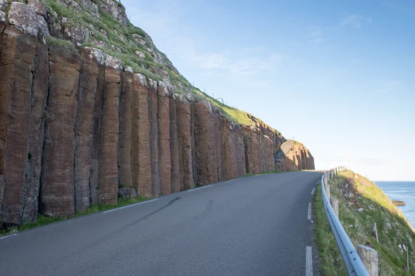 Bazalt sütunları Suduroy Faroe Islands üzerinde — Stok fotoğraf