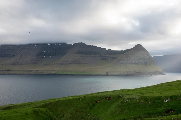 Faroe Adaları üzerinde Vidareidi görülen manzara — Stok fotoğraf