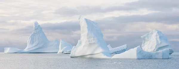 Hermosos icebergs — Foto de Stock