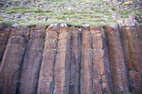 Columnas de basalto sobre Suduroy en las Islas Feroe — Foto de Stock