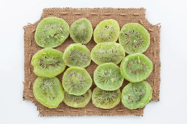 Dacht dat frame gemaakt van jute met gedroogde kiwi — Stockfoto