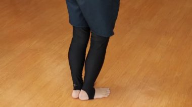 Rahat bir öğleden sonra, sıcak ve davetkar bir mekanda yaratıcı hareket teknikleri keşfetmek.