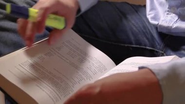 Çalışma oturumunun vurgulanması evde vurgulama ve not alma becerilerine odaklanıyor