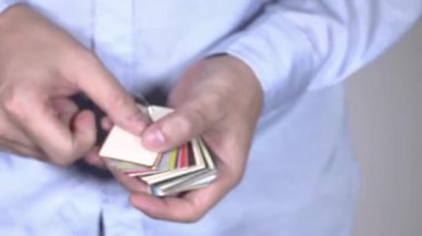 Günlük kullanım için renkli anahtarlık organizasyonunda ustalaşmak