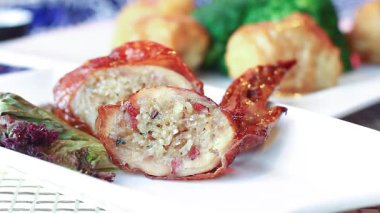 Canlı Asya pazarından leziz tatlar gevrek börekler ve doldurulmuş harikalar