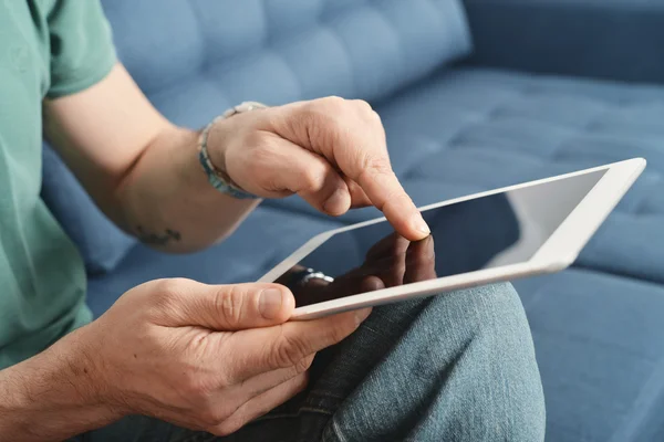 Digital tablet in hands — Stock Photo, Image