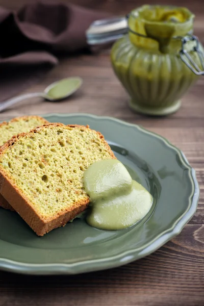 Pund kaka med te matcha — Stockfoto