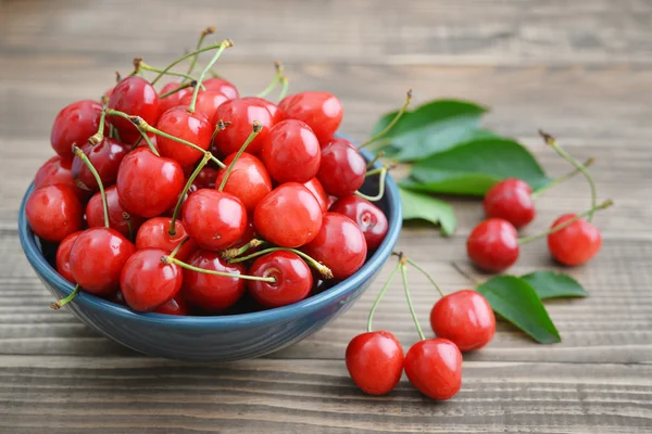 Fresh sweet cherries — Stock Photo, Image