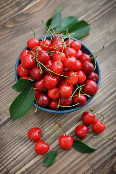 Fresh sweet cherries — Stock Photo, Image