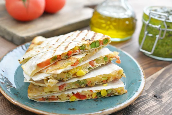 Quesadilla με κοτόπουλο — Φωτογραφία Αρχείου