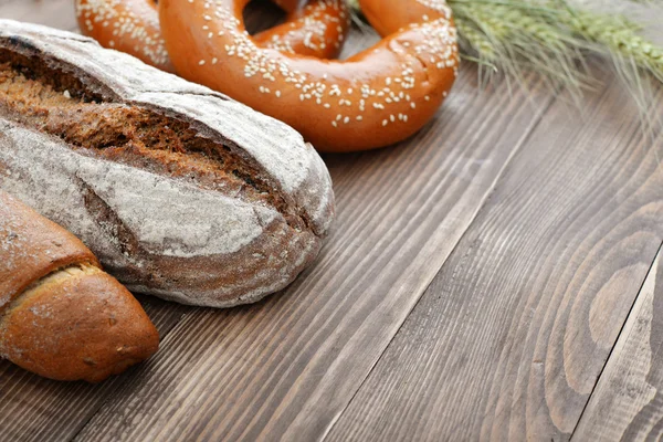 Different kinds of bread — Stock Photo, Image