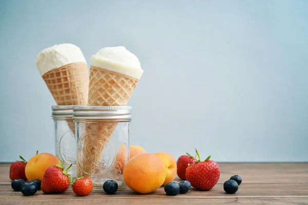 Ice cream in kegels — Stockfoto