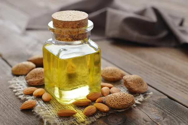 Almond oil — Stock Photo, Image