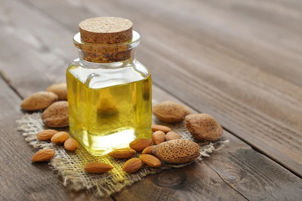 Almond oil — Stock Photo, Image