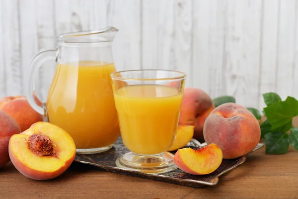Персиковый сок — стоковое фото