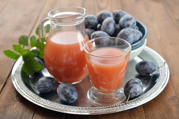 Plommon juice — Stockfoto