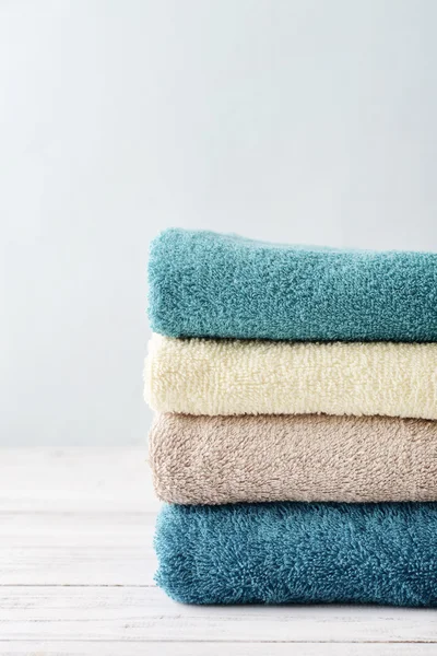 Pila di asciugamani da bagno — Foto Stock