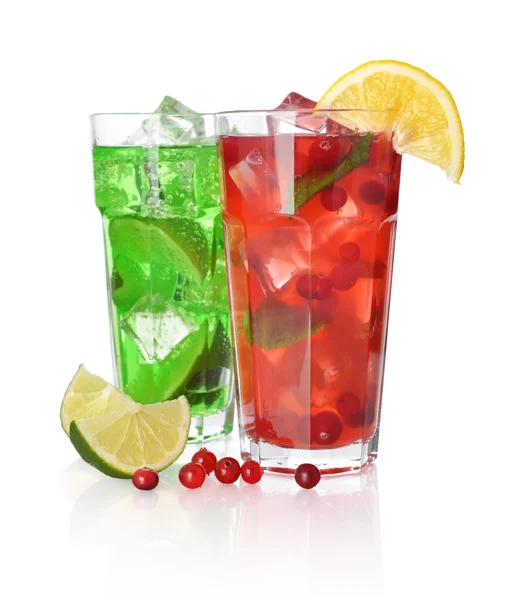 Drink with lime and cranberry — Stock Photo, Image