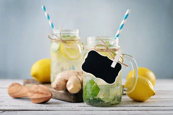 Лимонад с цитрусовыми — стоковое фото