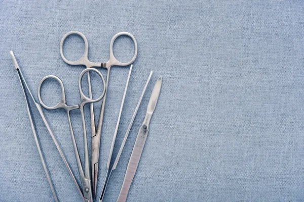 Instrumentos cirúrgicos antigos — Fotografia de Stock