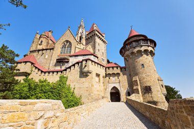 Burg Kreuzenstein Lower Austria'deki / daki Leobendorf yakınındaki bir kaledir, 