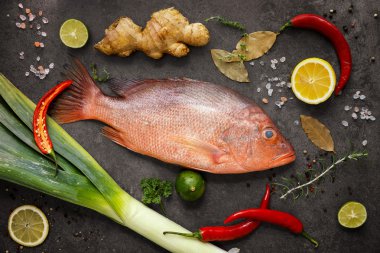Balık, red snapper, sızıntı, kireç, limon yemek için taze malzemeler, 