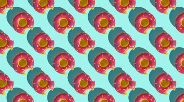 Yaz tropikal desenli şişme renkli donut, mavi arka planda, üst manzara, güçlü gölgeler 