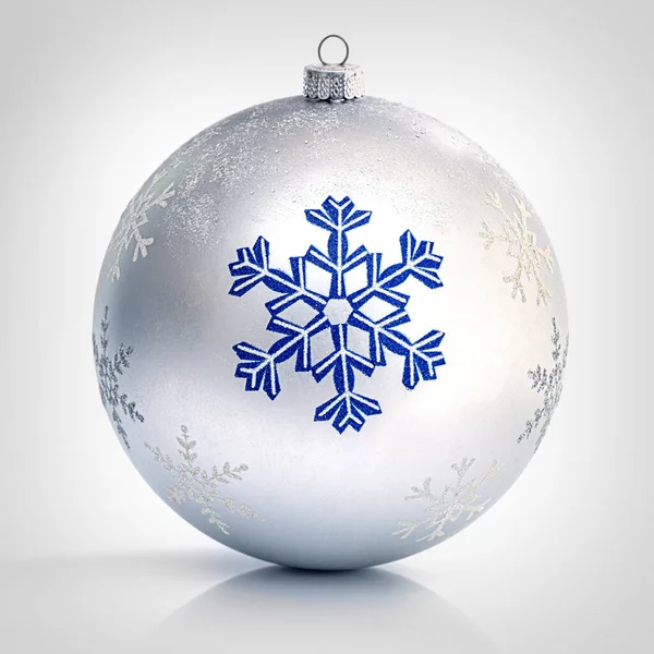 Blauwe en zilveren kerstbal op witte achtergrond — Stockfoto