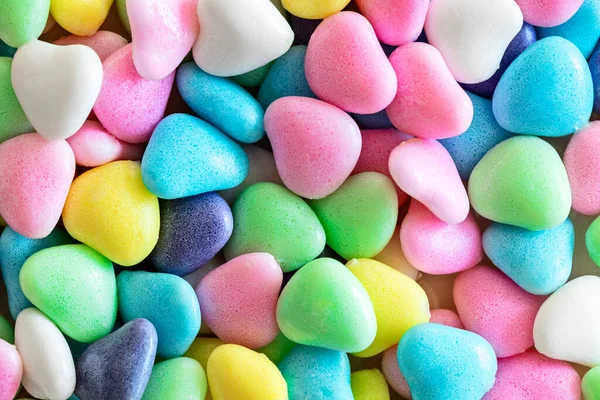 Pequeños Dulces Varios Caramelos Colores Forma Corazón Fondo Cerca —  Fotos de Stock