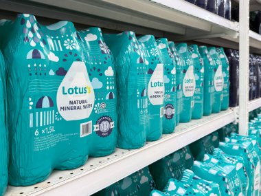 Penang, Malezya - 7 Temmuz 2025 Çoklu Weet-Bix kutuları, düşük şeker, yüksek fiber etiketler ve bir kutuda RM 17.50 fiyat etiketi sergilenmektedir..