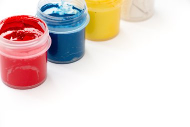 Guaj boya kavanoz izole üzerinde beyaz arka plan.