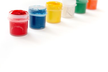 Guaj boya kavanoz izole üzerinde beyaz arka plan.